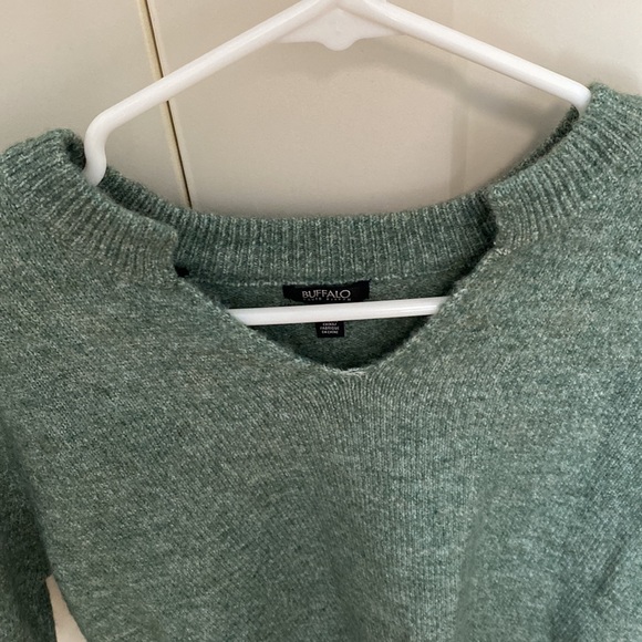 Buffalo David Bitton green sweater. - Picture 3 of 4